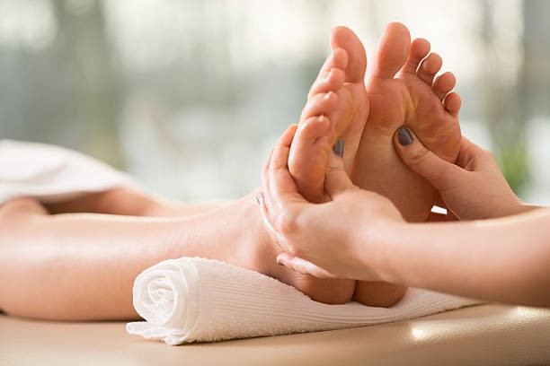 Foot Reflexology vs. Foot Massage: What’s the Difference